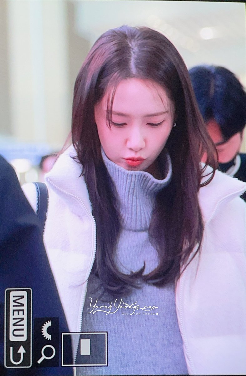 YoongYoongs_cn's tweet photo. 【PRE✨】
251212 Incheon Airport🛫🥰

#LimYoonA #YOONA #윤아 #임윤아
#WishtoWish #YOONAWishtoWish https://t.co/vvo2qIA9Hq