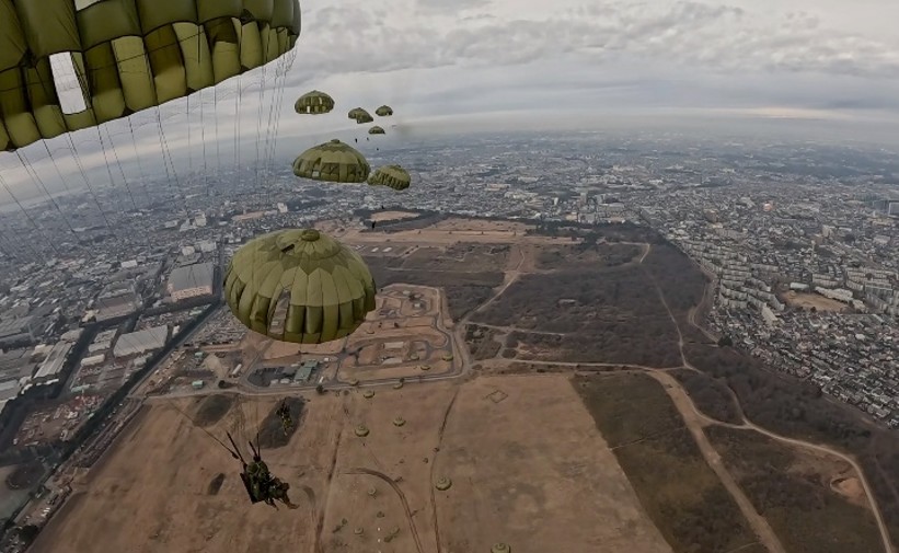令和8年降下訓練始め⑤】 #第1空挺団 は、令和8年降下訓練始め