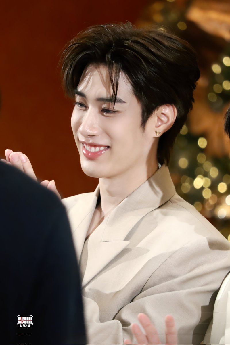 All I want for Christmas is you. ✨️🎅

EVERY MOMENT WITH TFO
#CentralchidlomxTleFirstone
#TLE_mtm <a href="/TLE_mtm/">TLE.MTM</a>