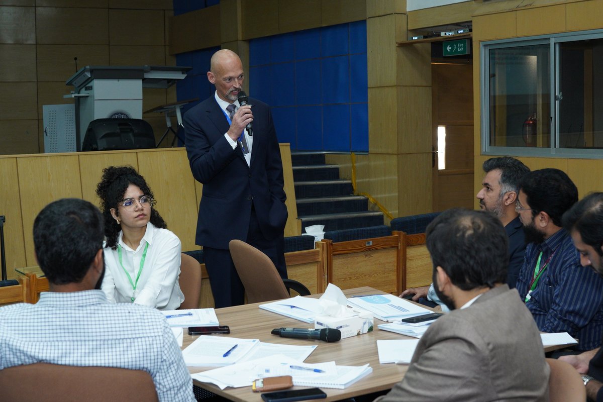 UNDP_Pakistan's tweet photo. 🚀#InclusiveInsurance continues its journey in Pakistan!
#UNDPinPakistan’s Insurance & Risk Finance Facility — supported by @BMZ_Bund completed the Training of Trainers and launched Module III of the National Inclusive Insurance Training Programme in partnership with @ifmpofficial in Karachi, joined by Mr. Saqib Zeeshan, CEO Pak-Qatar General Takaful, industry leaders and regulator.
Under the guidance of Master Trainer Jochen Ramcke from GIZ Pakistan, practitioners from 20 insurance companies strengthened their capacity to:
📘 Deliver responsible marketing & insurance education
🤝 Improve customer servicing and claims processes
💡 Use technology innovations to enhance client experience
Together, we’re building a more resilient and inclusive insurance ecosystem for Pakistan.
#FinancialInclusion#ClimateRiskFinance