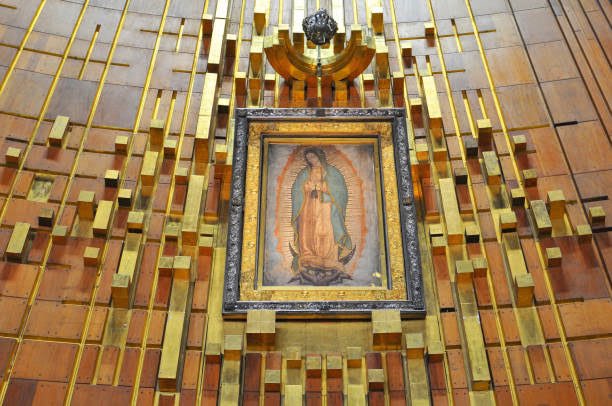 C/esa FE q sí que mueve las montañas; no deja de impresionar el movimiento católico c/nuestra #VirgenDeGuadalupe ya mundial y como una nación bendecida. Manifestaciones como ninguna otra, q lo q más deja es esperanza tan necesaria “bajo su sombra y resguardo” vivamos en gratitud