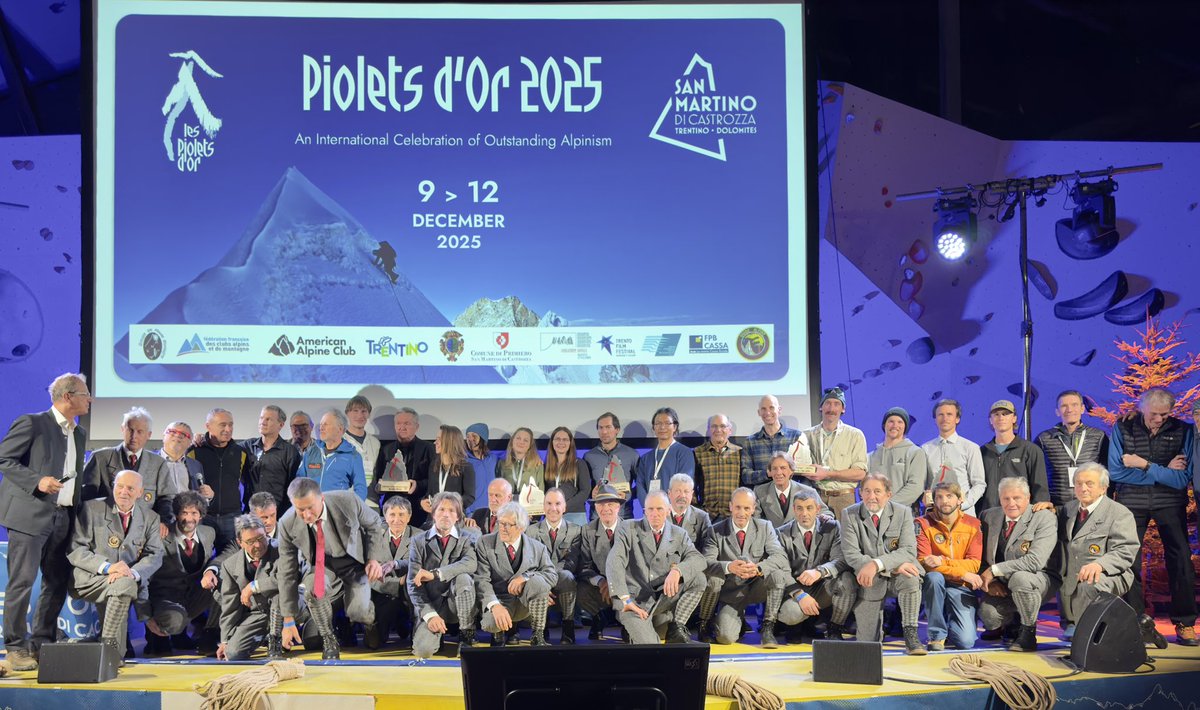 Anoche fue entrega premios Piolets D’Or 2025 en San Martino di Castrozza #Dolomitas Mucho más que unos premios: el encuentro anual
más
Importante #alpinistas que disfrutan exploración, estilo alpino, minimalista desnivel.com/cultura/entreg…