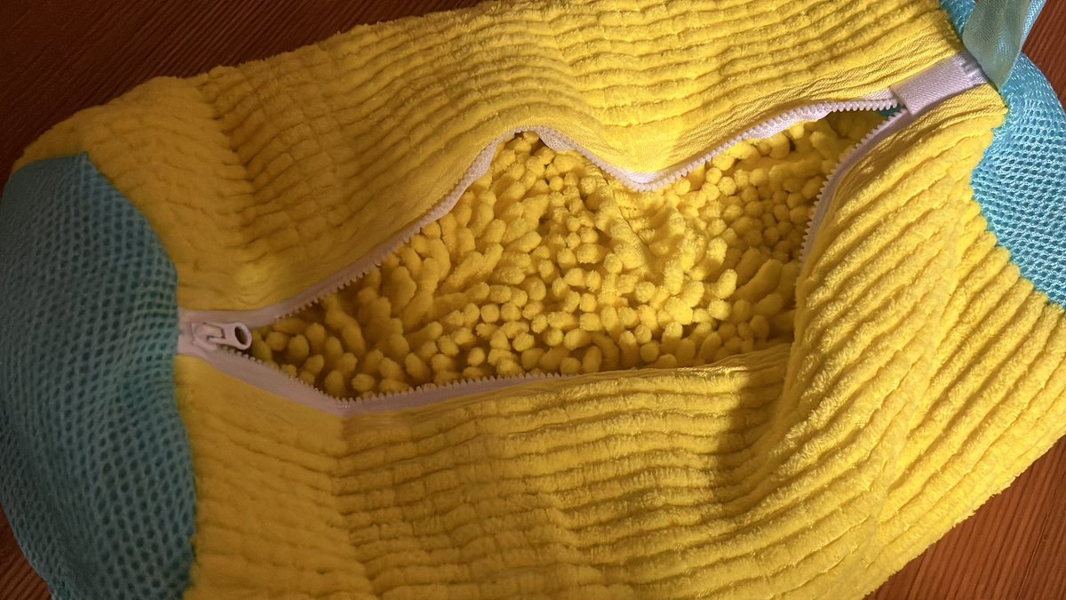 gorowl's tweet image. 子供のズック洗いで毎週ウンザリしてたんですが、ズックリーンネットがホント楽です👏ふつうに問題なく綺麗になる😍今まで時間を無駄にしたー👟👟