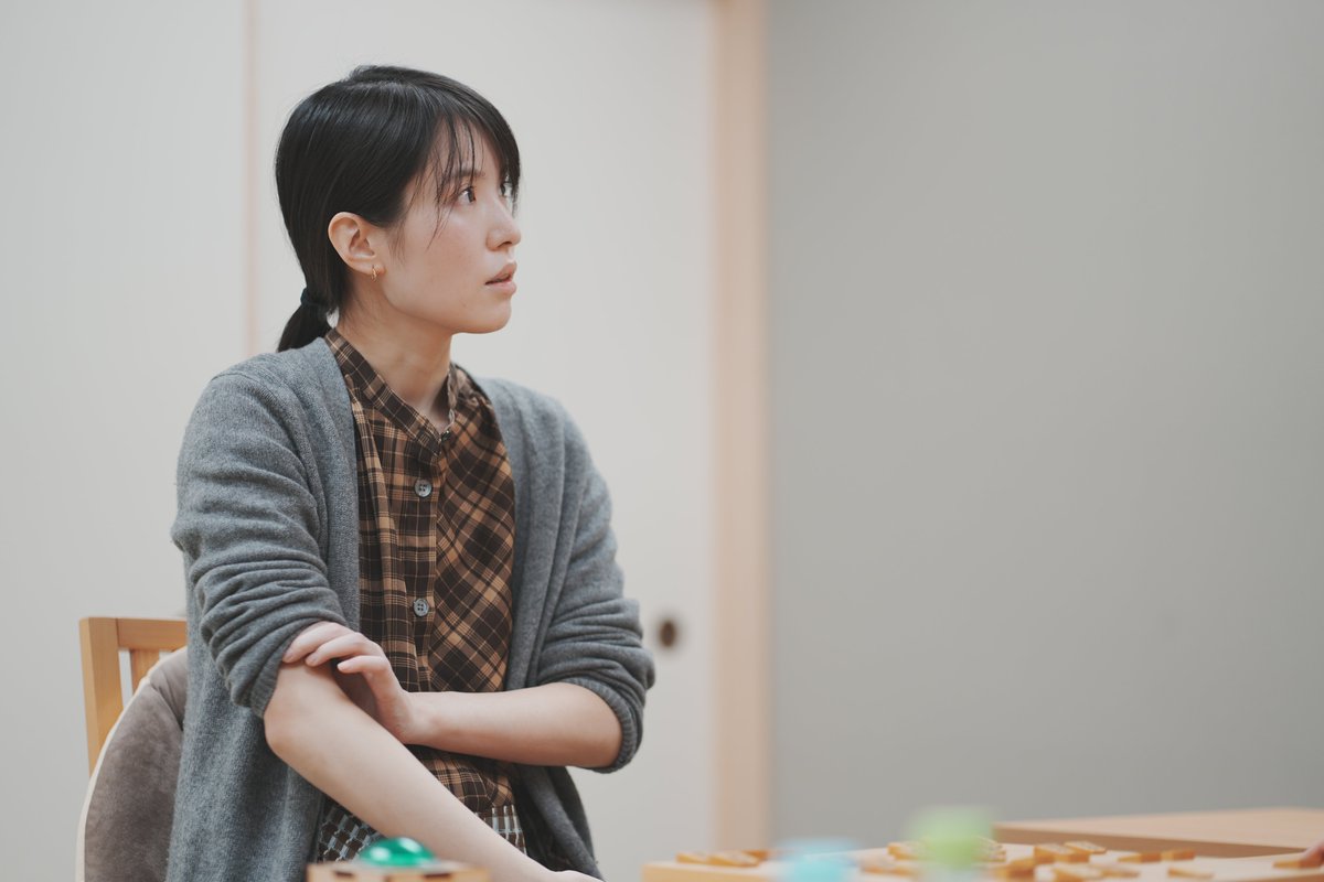 北〕女流王位リーグ。山口恵梨子女流三段が西山朋佳女流二冠に勝利。秒読みの中、最後まで正確な指し手を続けました。両者１勝１敗に。さらに山口さんは対西山さん戦で通算３勝１敗に。