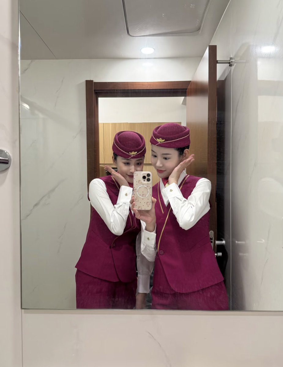 3698aaa's tweet image. 你的小红帽出来了，快点迎接我吧