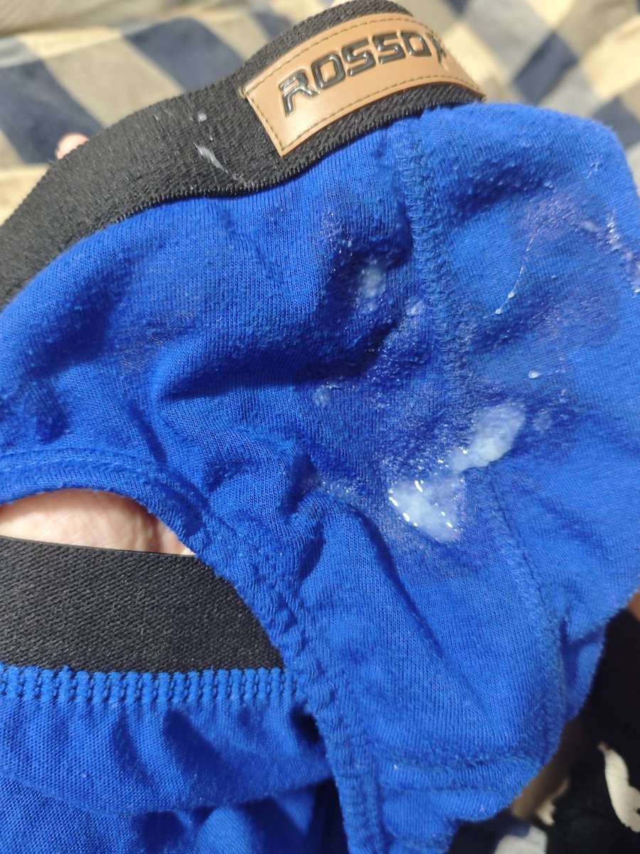 ลค. ถาม  ช่าง  ช่วยดูหมอยให้หน่อย ควรตัดยัง
(ให้ดูงาน หรือยั่ววะ)