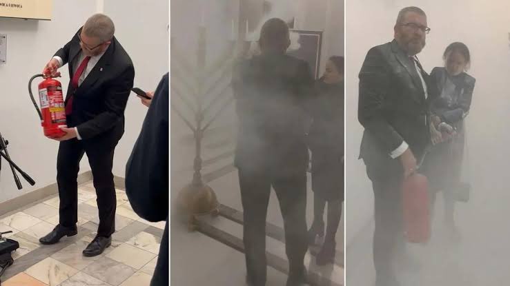 Nie znam drugiego tak epickiego wydarzenia w nowożytnej historii Polski😀 

Dziś 2️⃣ rocznica 🇵🇱✝️

#FrontGaśnicowyZwycięży