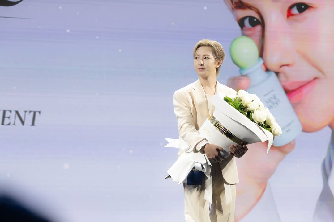 251211 Janua Thailand Official Instagram update

JANUA x RENJUN - WE MAKE THE PHENOMENON

#런쥔 #RENJUN #NCT런쥔