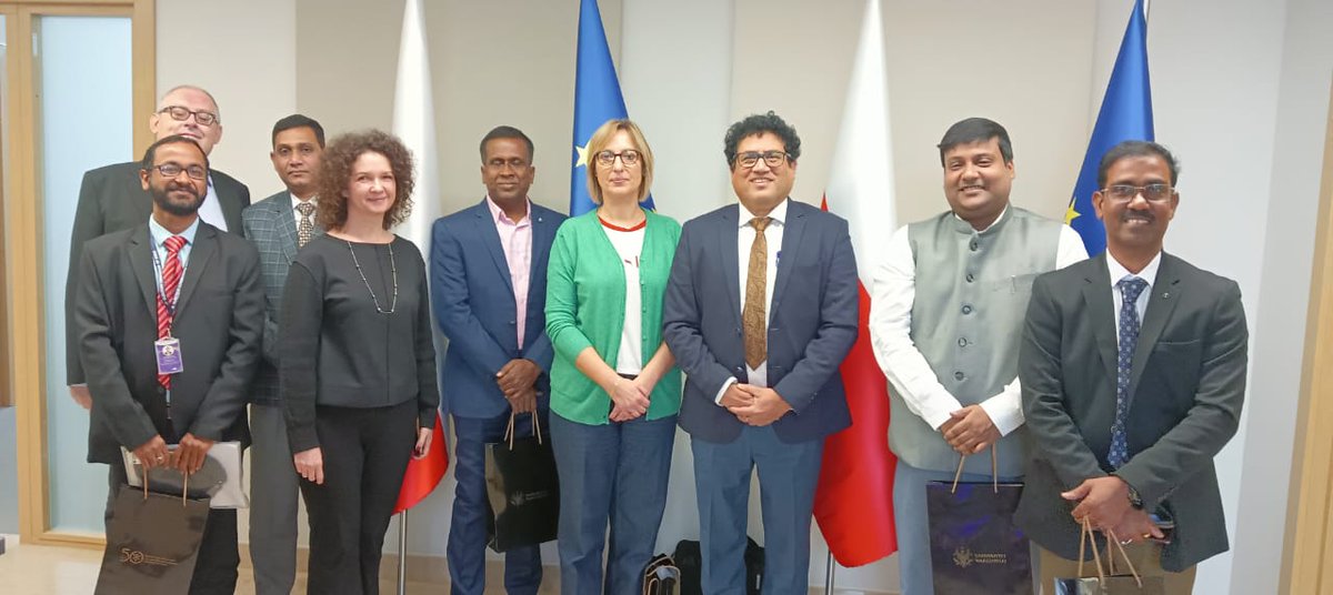 OdishaCeo's tweet photo. CEO, Odisha delegation had an engaging day at the University of Warsaw, exchanging ideas on election management and exploring collaboration with @IIIDEM_ECI.

The team included Additional Secretary & NLMT Shri Satrughna Kar, Additional Secretary & NLMT Shri Pramod Kumar Sahoo, District Election Officer–Khordha Shri Amrit Ruturaj, Sub-Collector–Bhubaneswar Dr. Manoranjan Sahu, and BLO (Booth No. 144, 112-AC) Shri Chinmaya Kumar Seet.

The delegation also met the Secretary-General of the Community of Democracies for a productive round-table discussion. 🇮🇳🤝🇵🇱

#ECI #CEOOdisha #Poland