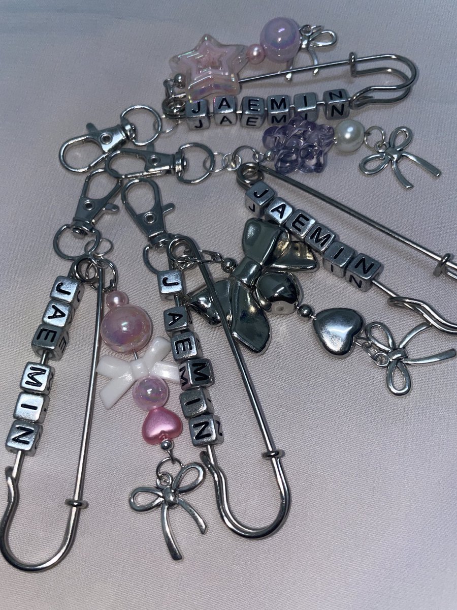 jaexquisitee's tweet image. heeee hii! i’ll be giving out these freebies for both days! limited amount! 

🐰 13 - 14 December 2025

please don’t throw it away since i handmade this by myself

rt &amp;amp; like are very appreciated, see you guys very soon! 💚

#TDS4inKL