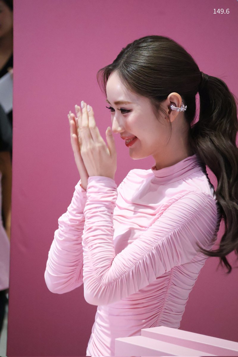 เจนน่ารักมากกกกก 🎀

Shokz In Pink With JANEEYEH
#ShokzInPinkWithJANEEYEH