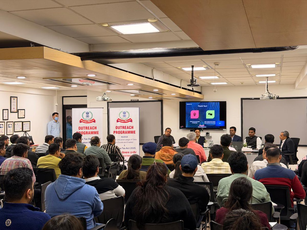 incometax_mpcg's tweet image. Under the CBDT initiative NUDGE 2.0,
an outreach program was conducted at four places in Indore by TDS Range Indore with coordination with Addl DIT(Inv.), Indore and JDIT(FAIU), Bhopal.
During the outreach program, a detailed presentation was delivered covering the FA/FSI…