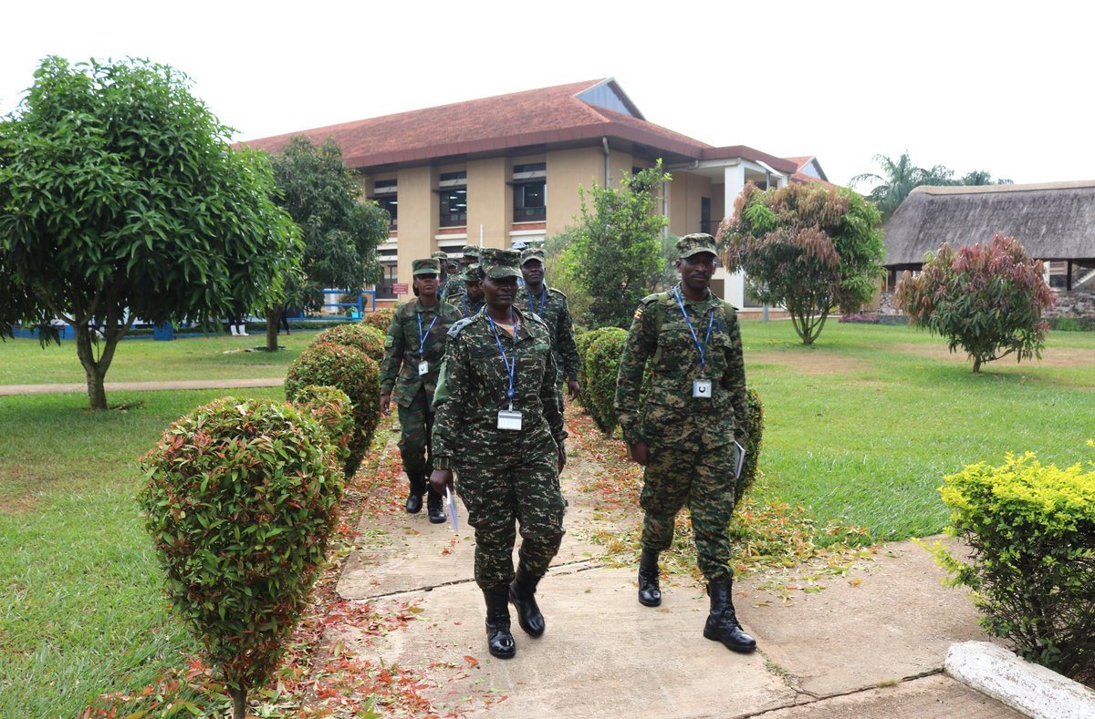 unrsce's tweet image. 👩‍🎓🥳 56 #UPDF officers toured the UN Entebbe Campus for a #Logistics Staff Course! From procurement to warehouse security, they saw how UN Logistics powers #peacekeeping.

“...No logistics without planning — plan, stay alert, execute efficiently.” Mr. Paulin Djomo Director RSCE