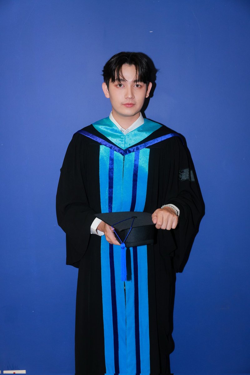 ยิ้มแก้มปริ!! “วินนี่-กัปตัน” คว้าปริญญาตรี ม.หอการค้าไทย

#CongratsWinnysGraduation
#CongratsCaptainGraduation
#winynny #Captain_pt #GMMTV

facebook.com/10008866775181…