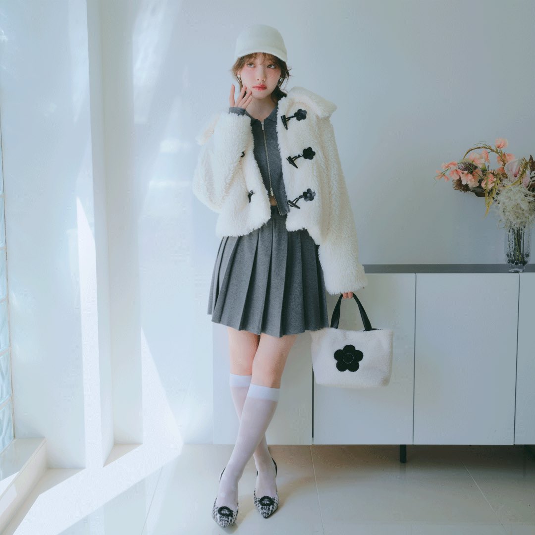 フレア袖 サガラ2デイジーショートコート 美品✨マリークワント ノーカラー M