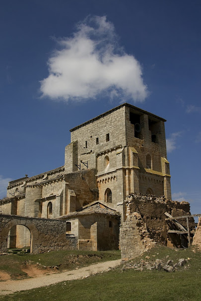 AVillamoron's tweet photo. Entre la creación de la #escuela de #Villamorón y la foto de #Sacris con sus #ruinas pasaron unos 85 años, pero la escuela se cerró hacia 1971-72, víctima de la #despoblación, con el trasfondo de la #desatención continuada tras la pérdida de su #autonomía municipal tiempo atrás. https://t.co/gLSG15IRJM