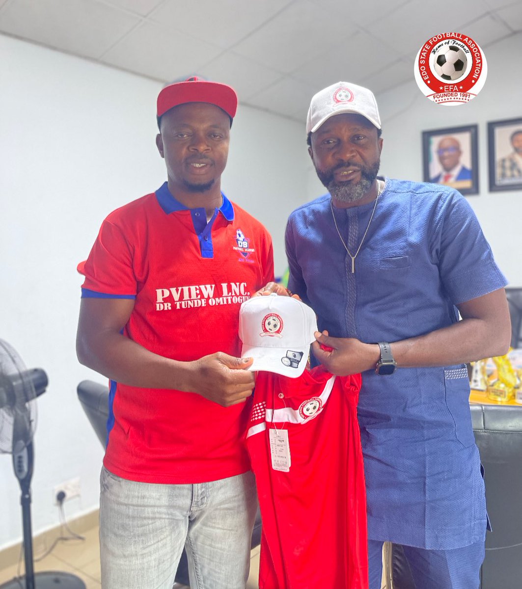 edostate_fa's tweet photo. PRESS RELEASE
EDO STATE FOOTBALL ASSOCIATION
12th December 2025
Benin City, Edo State
EDO STATE FA CHAIRMAN HOSTS USA-BASED EX-INTERNATIONAL, DADDY BAZUAYE, IN STRATEGIC COURTESY VISIT FOCUSED ON APPRECIATION AND GRASSROOTS FOOTBALL DEVELOPMENT
.
.
.
#EdoFA https://t.co/iLlRZbgCPp