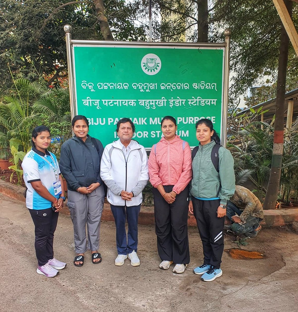 achyuta_samanta's tweet photo. Very happy to meet the international experts who have come to Odisha for the FIVB Volleyball workshop under Kanya Kiran. Interacted with Mr John Kessel, Ms Jana Kulan, and Mr Joe Rueben. Their presence adds great value to our efforts in women’s volleyball and grassroots training. https://t.co/zRNkqr3Qcf