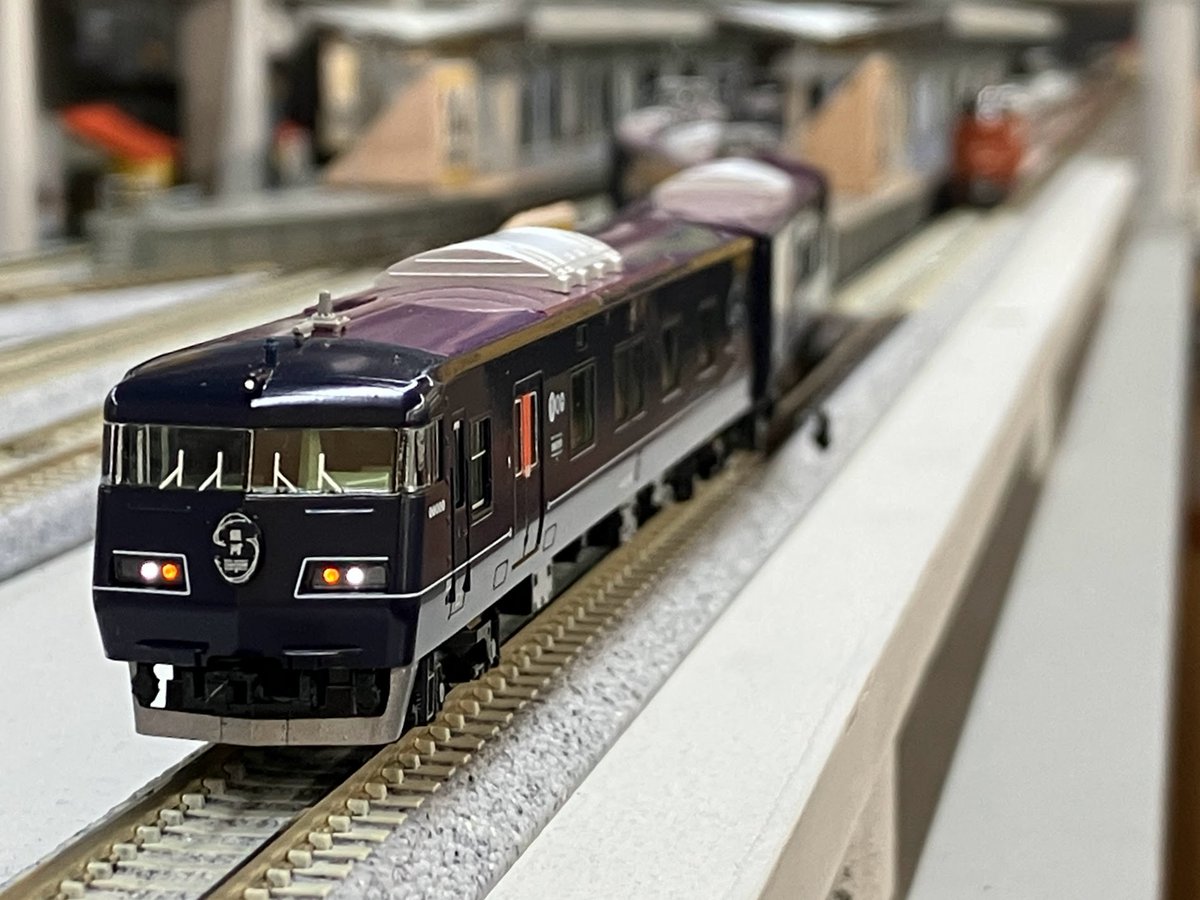 先日、再販でデビューしました。 117系銀河 273系やくも と合わせて