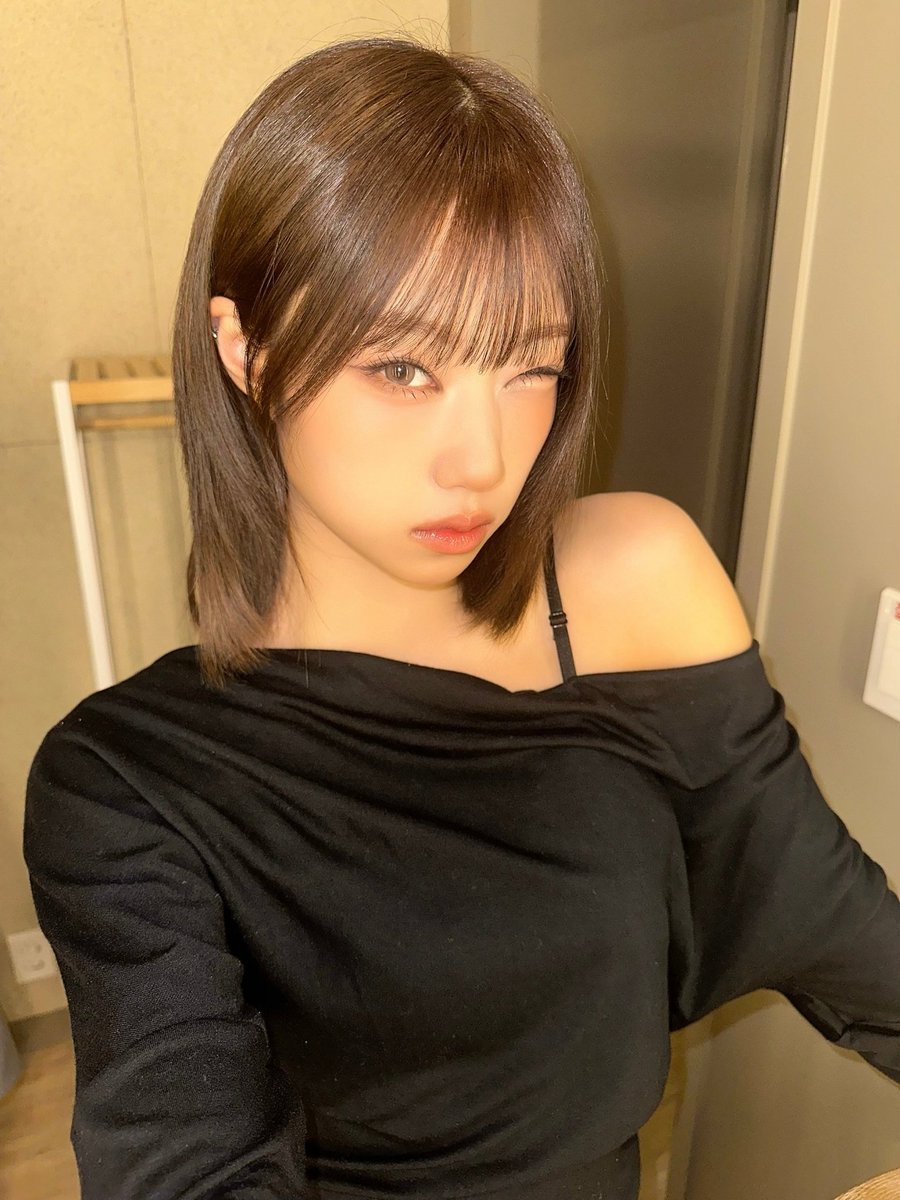 junleun's tweet image. 스무 살 되기까지 D-46 🖤😳