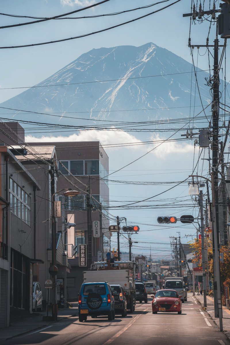 k_tourss's tweet photo. فوجي – جبل فوجي

أيقونة اليابان… Mount Fuji 🗻✨
أجمل منظر وقت ينعكس على البحيرة.
لو شفته… بتجلس تتأمل؟ ولا بتوثّق المنظر بلقطة بانورامية؟ 🤔👇
#اليابان #فوجي #سياحة #سفر #Ktours https://t.co/WJA9Mhfia1