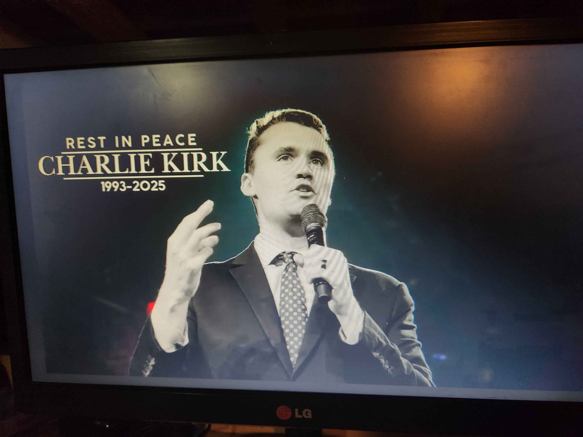 Churu_XD's tweet photo. what the fuck is going on #TheGameAwards https://t.co/NzKpsK5fLR