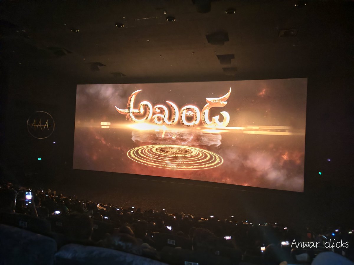 లాజిక్కులను ఖండ ఖండాలుగా ఖండించి..
సనాతన ధర్మాన్ని ఖండాంతరాలు దాటించిన 
నికార్సయిన బోయపాటి సినిమా ఇది. మెదళ్ళు ఇంటిదగ్గర పెట్టి, సైన్స్ సూత్రాలు మర్చిపోయి చూస్తే నచ్చుతుంది. లేదంటే 'ఏంటీ సోది' అనిపిస్తుంది.
#Akhanda2Review 
#Akhanda2Thaandavam