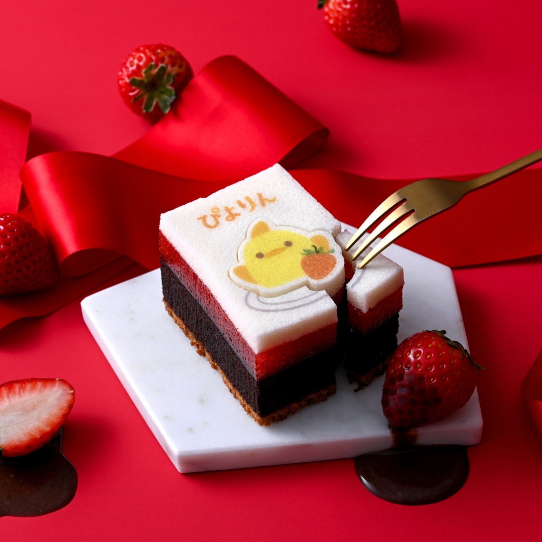 １２月１８日より「ぴよりん」が、ガトーショコラとストロベリーゼリーを重ねたスイーツ「ぴよりんショコラ＆ストロベリー」になって新登場。
#カタヌキヤ  #デザート #お菓子 #おやつ #スイーツ  #プレゼント  #お土産 #愛知 #名古屋 #nagoya #ぴよりん #ガトーショコラ #苺 #christmas #クリスマス