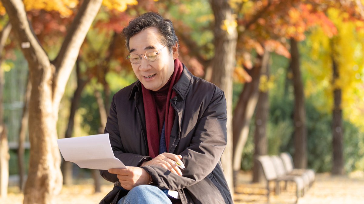 놀라운 일이었습니다. 1936년 책을 얼마전 광화문 교보문고, 그것도 베스트셀러 코너에서 만났습니다. 90년째 베스트셀러, 데일 카네기 '인간관계론'이었습니다. 단숨에 읽을 수 있었습니다. 촌철살인의 명언, 절묘한 비유, 유명인사들의 에피소드가 몰입하게 했습니다. 무엇보다도 인간의 본성에