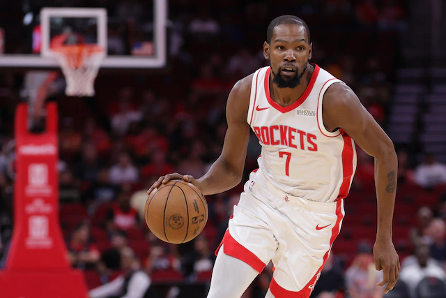 Kevin Durant tonight 
16 Points
5/14 FGM | 3/5 3PM
-6 +/–
37 Minutes
Smooth scoring kept them ahead
#NBA #Rockets