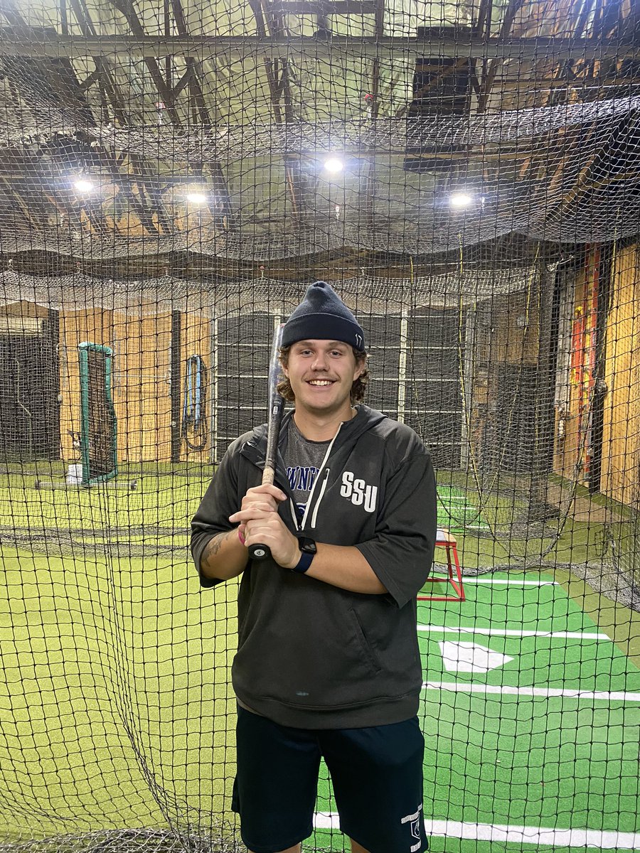 CincinnatiDefe1's tweet image. Loved having @NolanAustin13 at the facility tonight getting some work in before heading back home 🇨🇦 for break! Welcome anytime! Best of luck this spring with @ShawneeStateBB #Defenders #DBAP