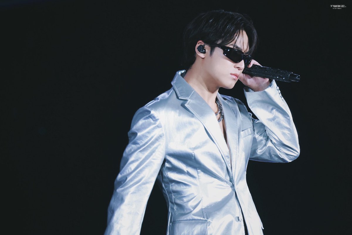 ph970406's tweet image. 𝙎𝙡𝙞𝙫𝙚𝙧.🔥
𝘾𝙖𝙡𝙡 𝙞𝙩 𝙗𝙖𝙘𝙠.🖤

@pledis_17 
#민규  #MINGYU #세븐틴 #SEVENTEEN