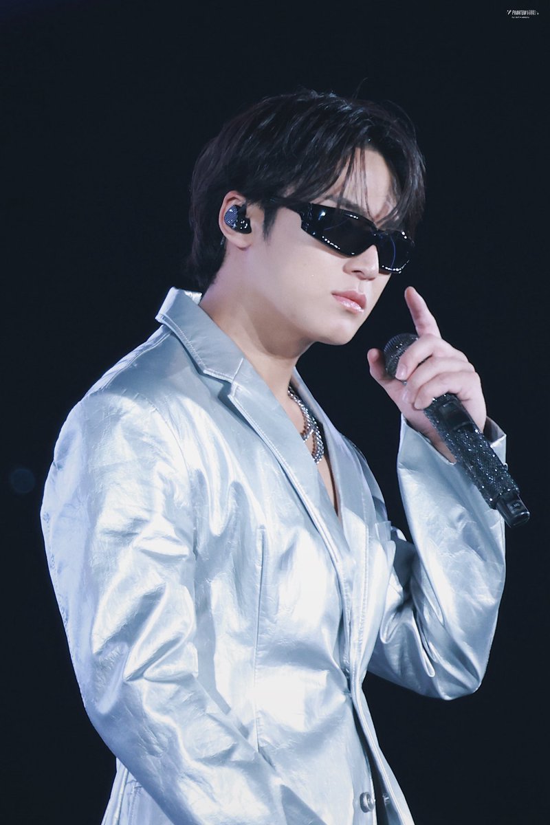 ph970406's tweet image. 𝙎𝙡𝙞𝙫𝙚𝙧.🔥
𝘾𝙖𝙡𝙡 𝙞𝙩 𝙗𝙖𝙘𝙠.🖤

@pledis_17 
#민규  #MINGYU #세븐틴 #SEVENTEEN