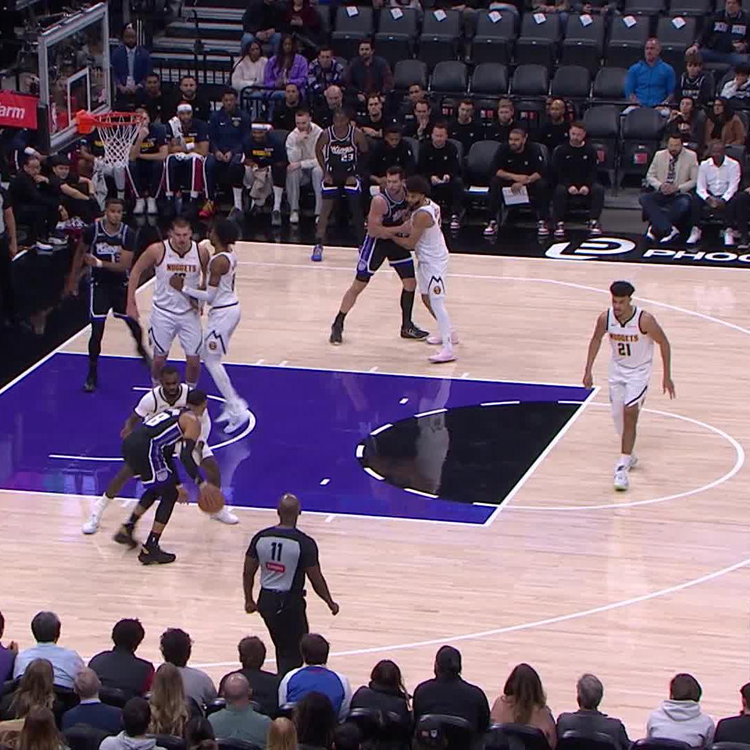 got 'em with the up and under 🤌