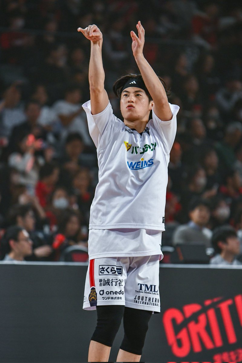 アップのときからスリーが調子よさげな匂いがプンプンしてたね🫣 #安藤