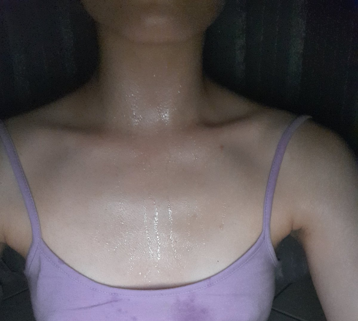 Tá tão quente onde eu moro q nem 30 minutos de exercício e eu já tava assim