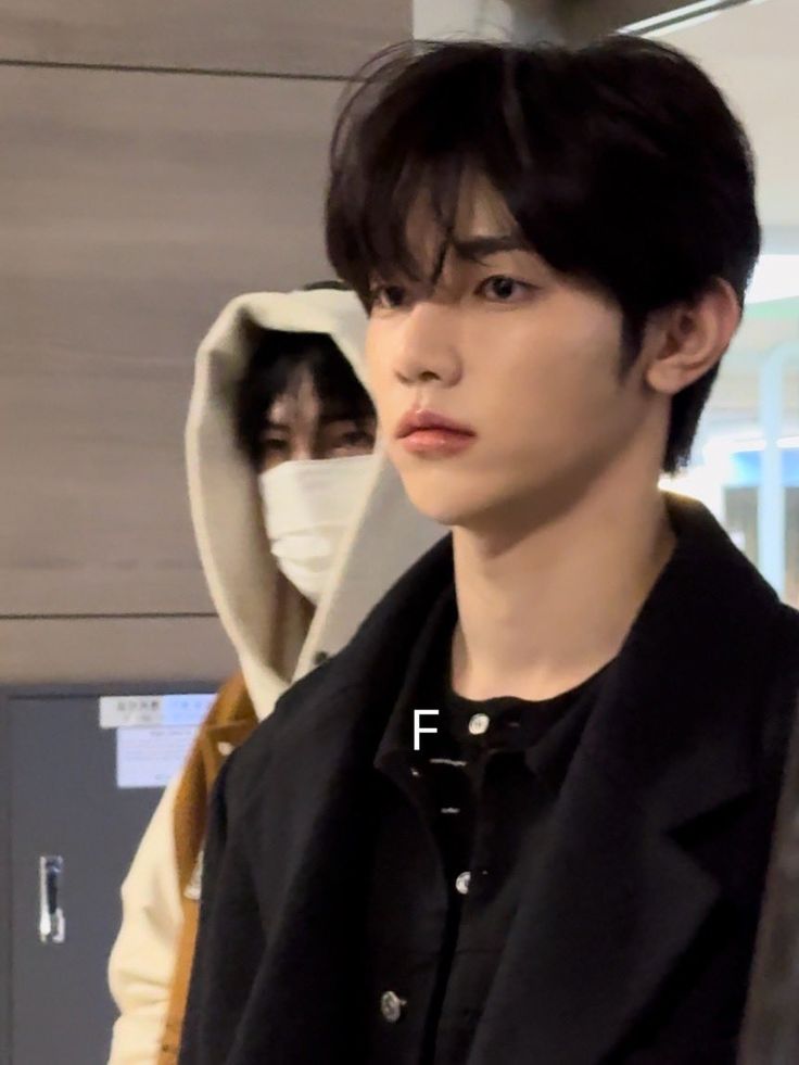 장하오 얼굴 (@zhanghaofaces) on Twitter photo 