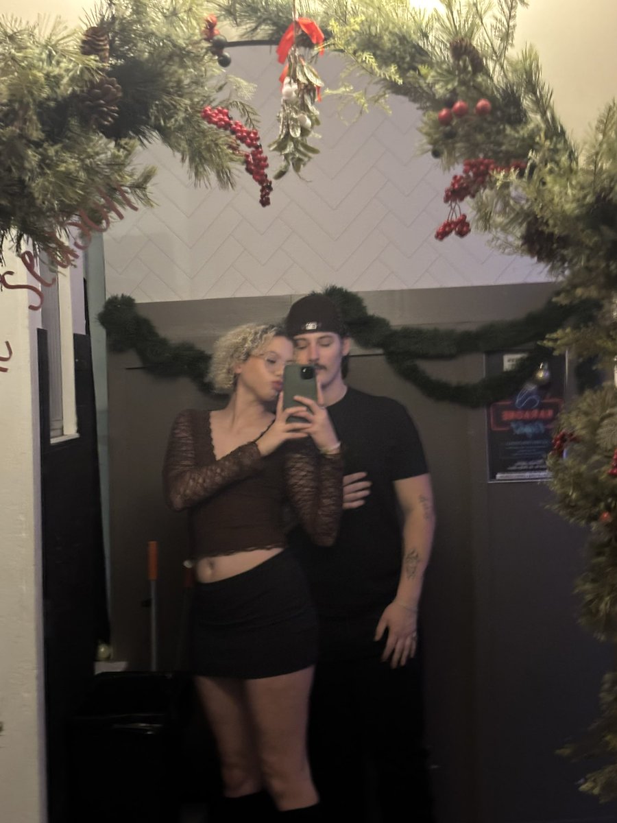 obsessed with my man he my lil diva 😛🤭