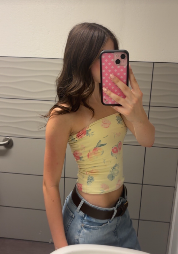 bopsinaction's tweet photo. her smile though... dm for moree #bop #cumtribute #bops #cocktribute #wankchat #horny #curvy https://t.co/zscfu7EaKr