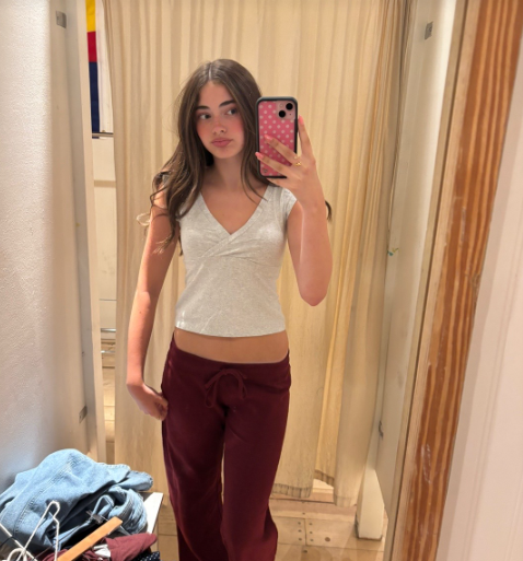bopsinaction's tweet photo. her smile though... dm for moree #bop #cumtribute #bops #cocktribute #wankchat #horny #curvy https://t.co/zscfu7EaKr