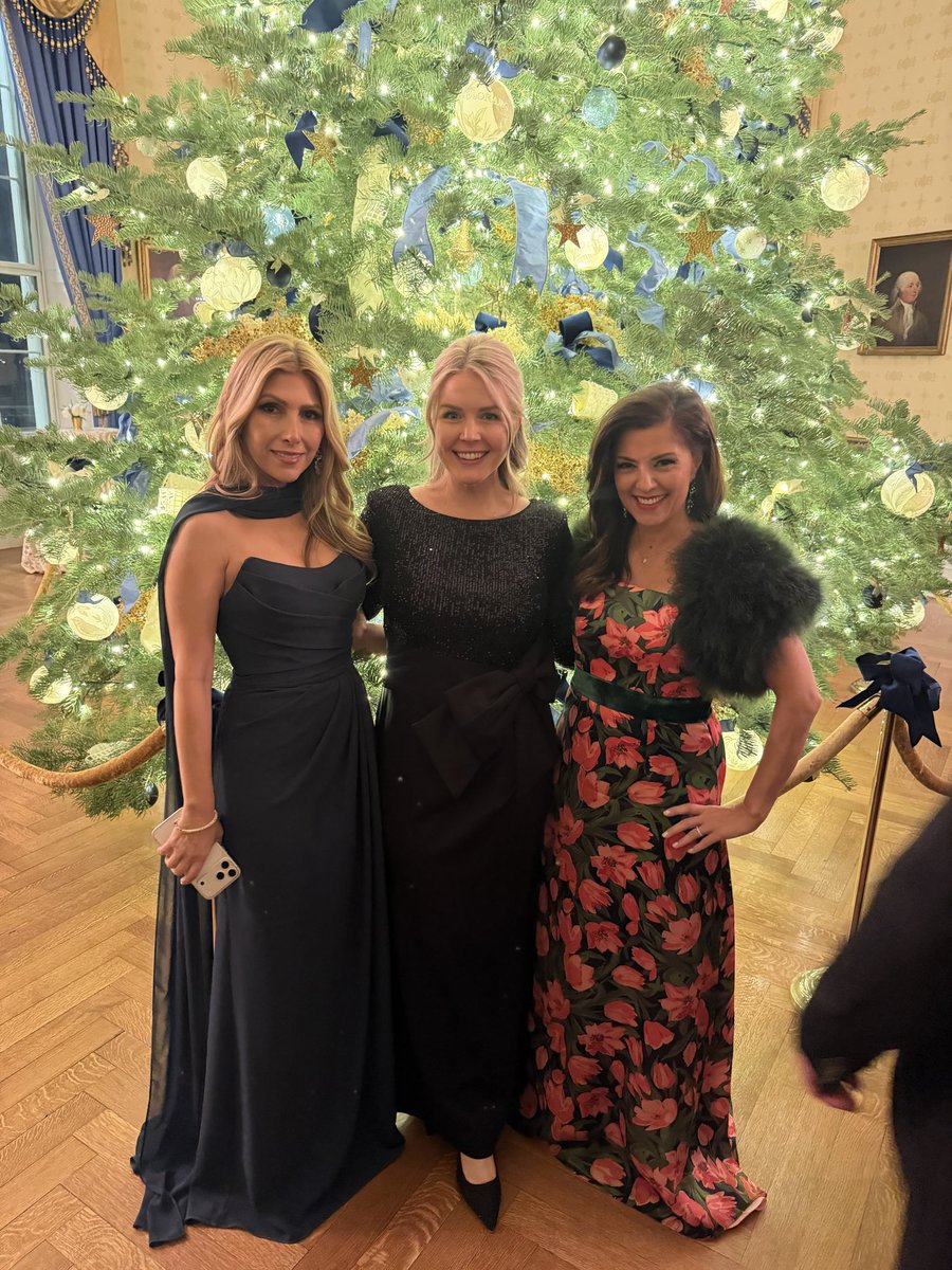 karolineleavitt's tweet image. Congressional Ball with these two lovely ladies, and wives to two of our great Cabinet Members!💚
