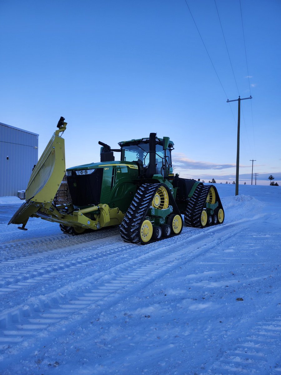 deere runner tweet media