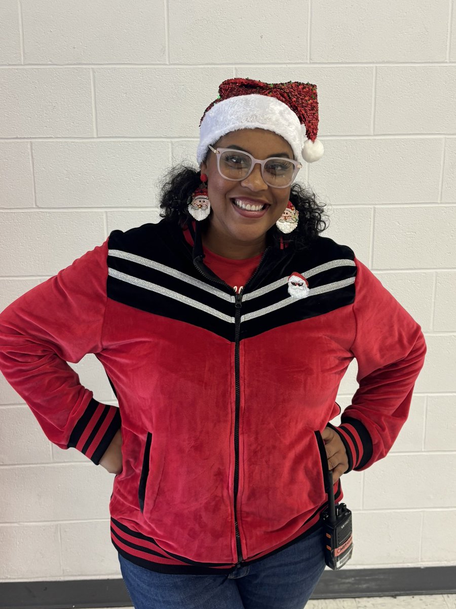 Shaye_Carpenter's tweet photo. Santa Baby! https://t.co/KSA906MbMh