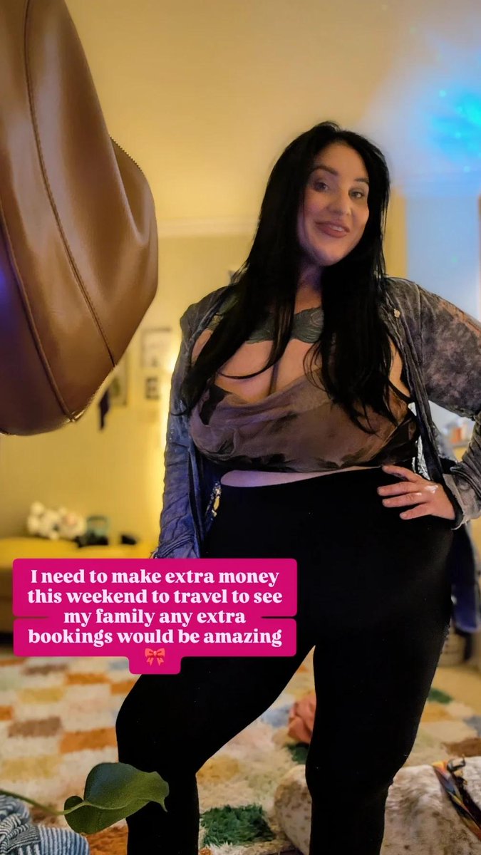 🎀 any extra bookings this weekend will help me travel to see my family for the holidays I have to hire a dog sitter for my elderly dog that needs full time care and it's expensive for a 5 days. 

Thanks guys I'm hosting in La