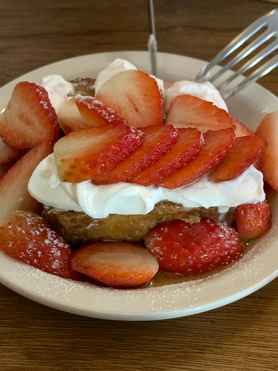 endomamesoup's tweet image. 프토 맛집에 다녀옴 그것도 딸기 듬뿍❤️