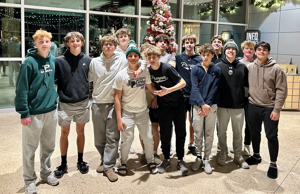 ThePHSBaseball's tweet photo. Dudes serving Cornerstone Christian tonight!   All Prosper dudes helping out our community.  You ask and we are there to help!  #servantleaders https://t.co/o6bEufaF2N