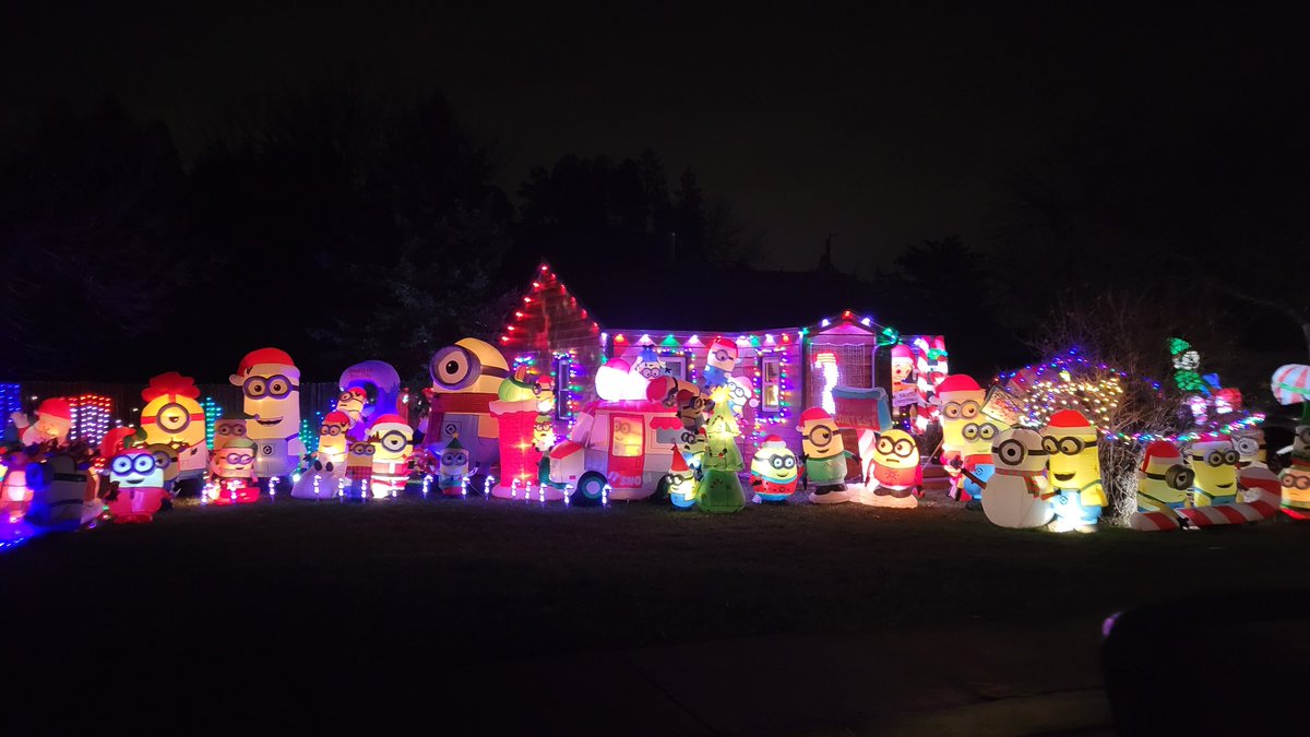 MattKerney's tweet photo. Went driving around Rapid City to look at some Christmas lights around town. Trying to get into the holiday spirit.. 🎄⛄ #Christmas #xmas #xmaslights https://t.co/sI2wQ03Aw0