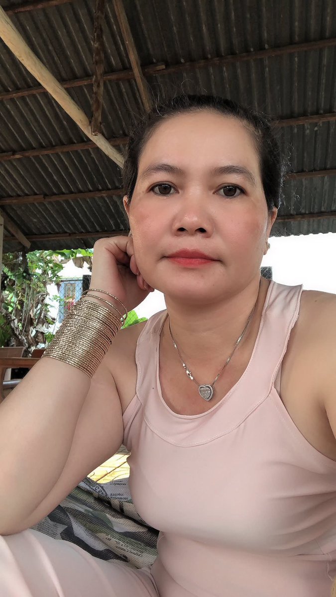 huyền july tweet media