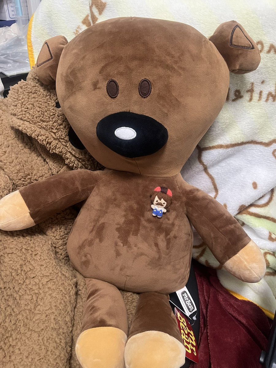 做了個小別針版本的自己！ 
最近好愛這種半立體的別在娃娃上好可愛🤣