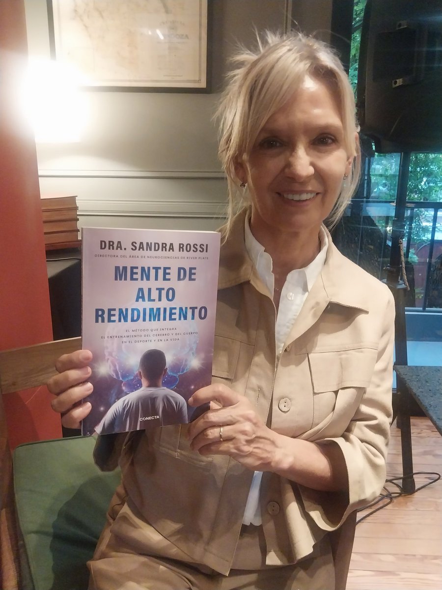 JULIAN ESCRIBIÓ EL PRÓLOGO PARA EL LIBRO DE SANDRA ROSSI 🥹😭